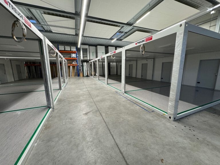 containerrahmen in der treude-produktionshalle