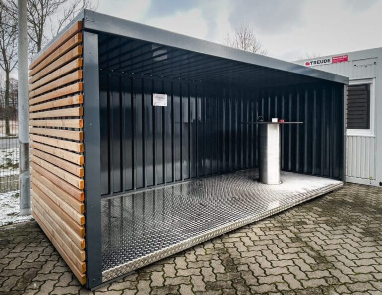überdachter fahrradunterstand aus einem treude-container