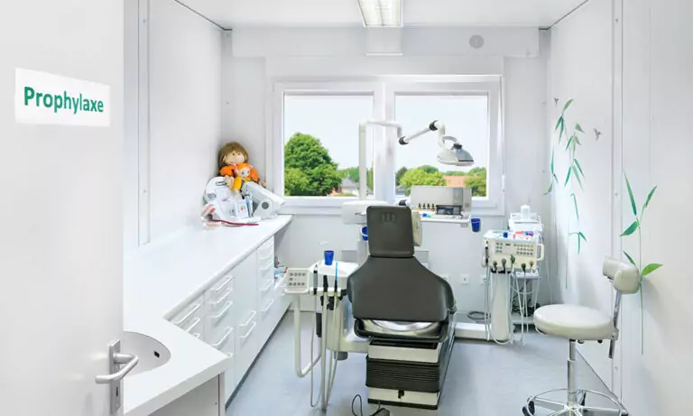 Gesundheitscontainer: Zahnarzt Lachendorf