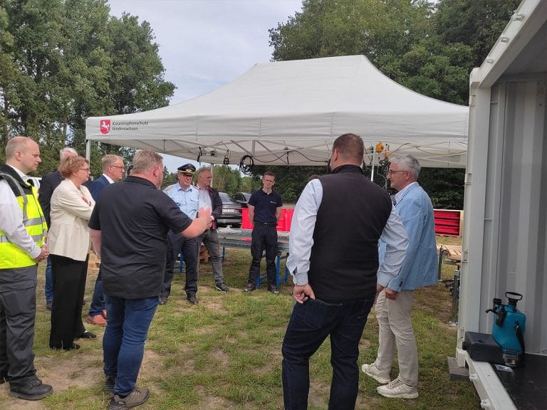 container für den katastrophenschutz von treude